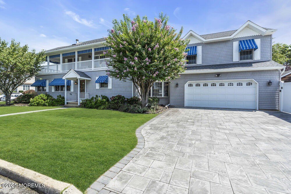 Currently Displayed Property Photo