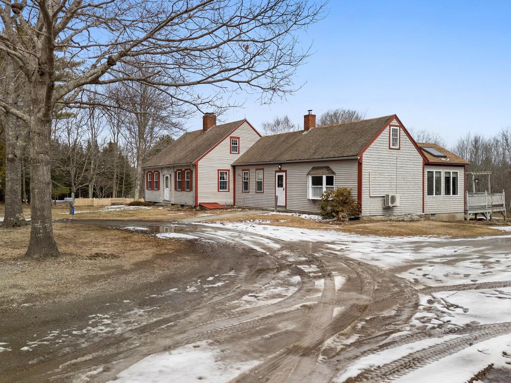 Currently Displayed Property Photo