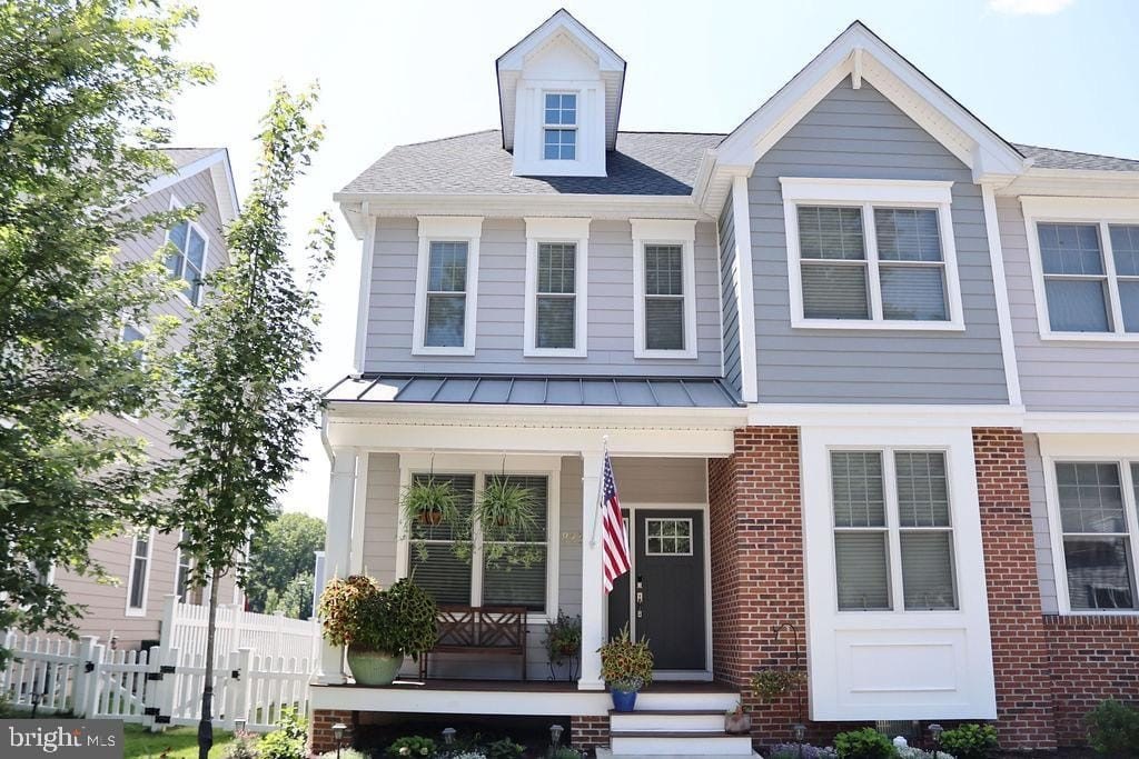 Currently Displayed Property Photo