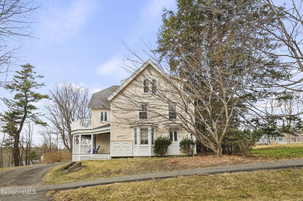 Currently Displayed Property Photo