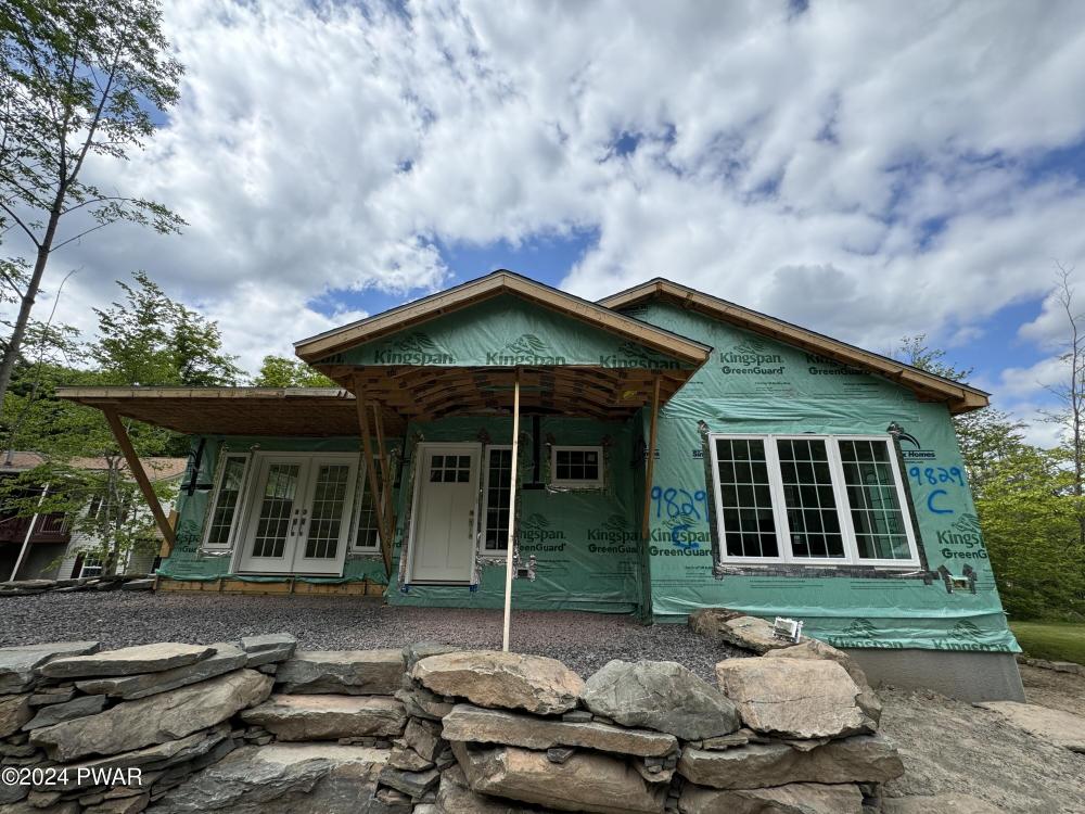 Currently Displayed Property Photo