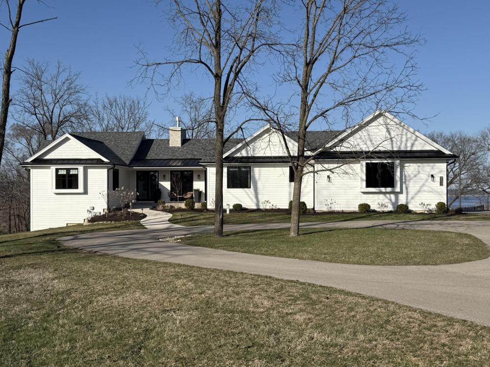 Currently Displayed Property Photo