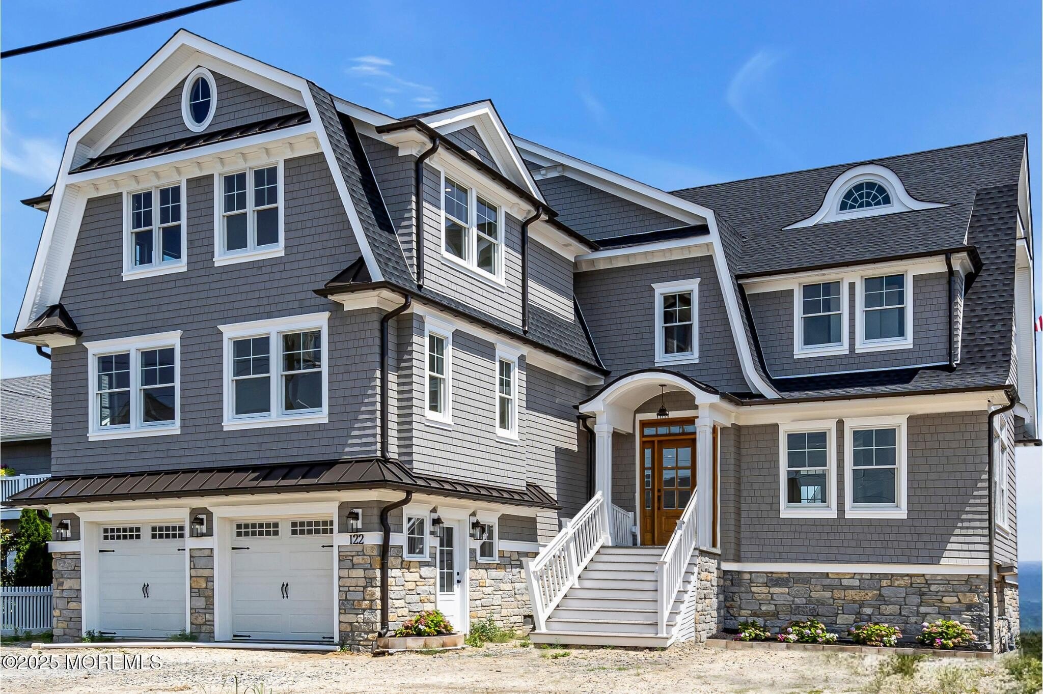 Currently Displayed Property Photo