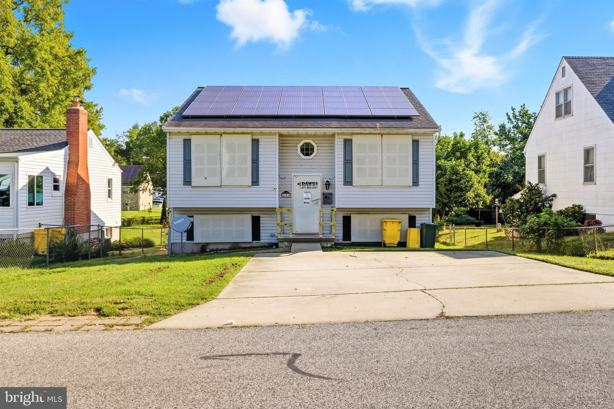 Currently Displayed Property Photo