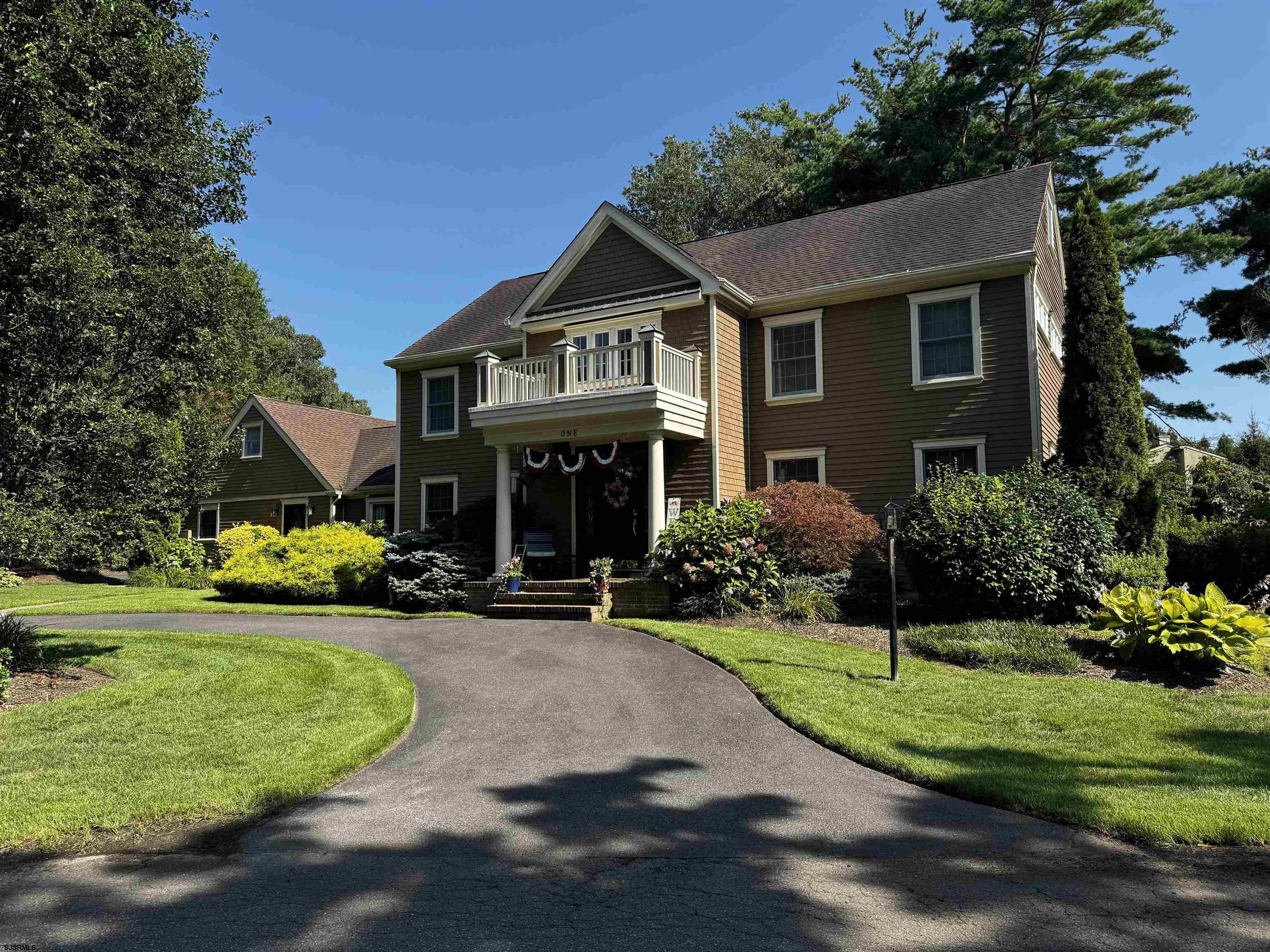 Currently Displayed Property Photo