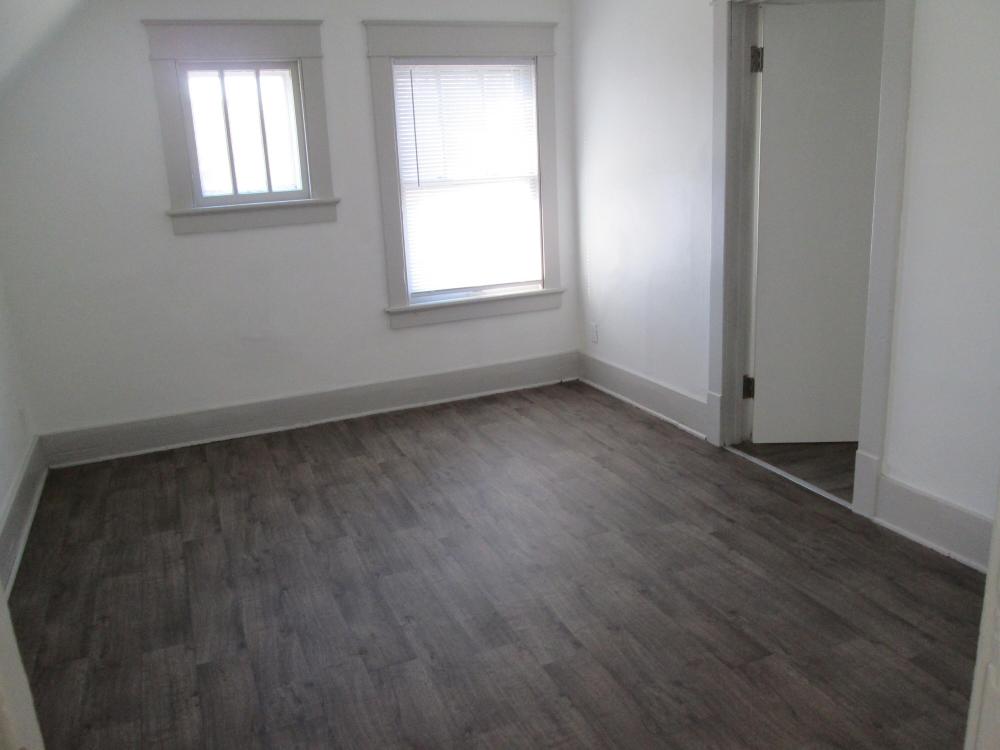 Currently Displayed Property Photo