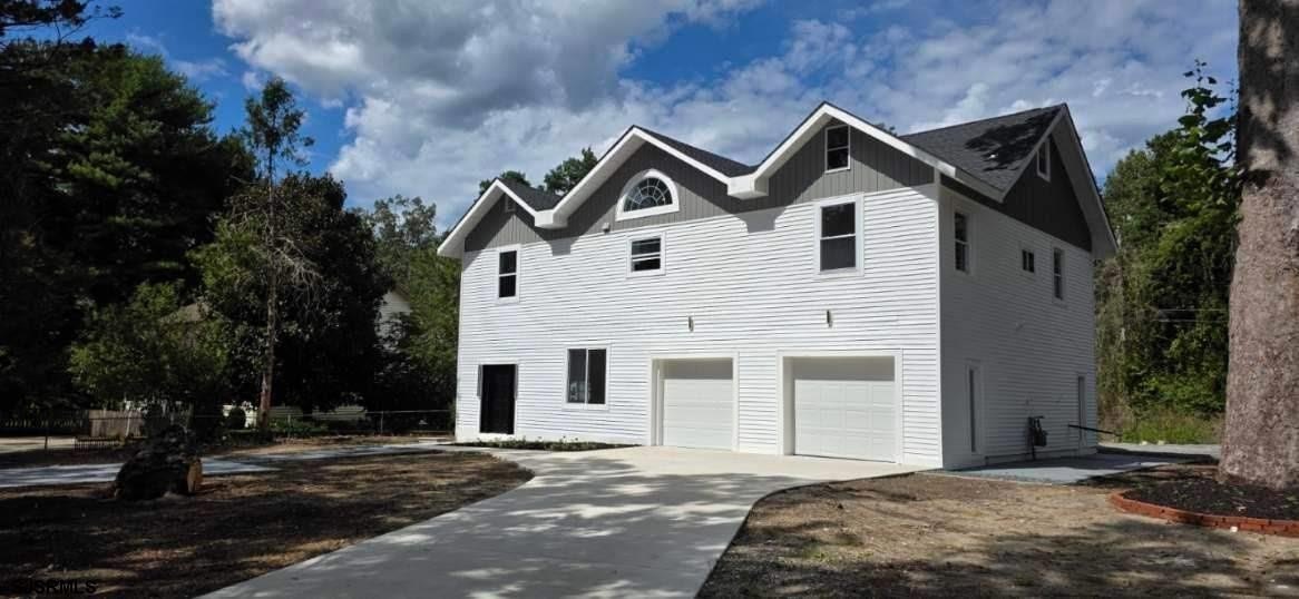 Currently Displayed Property Photo