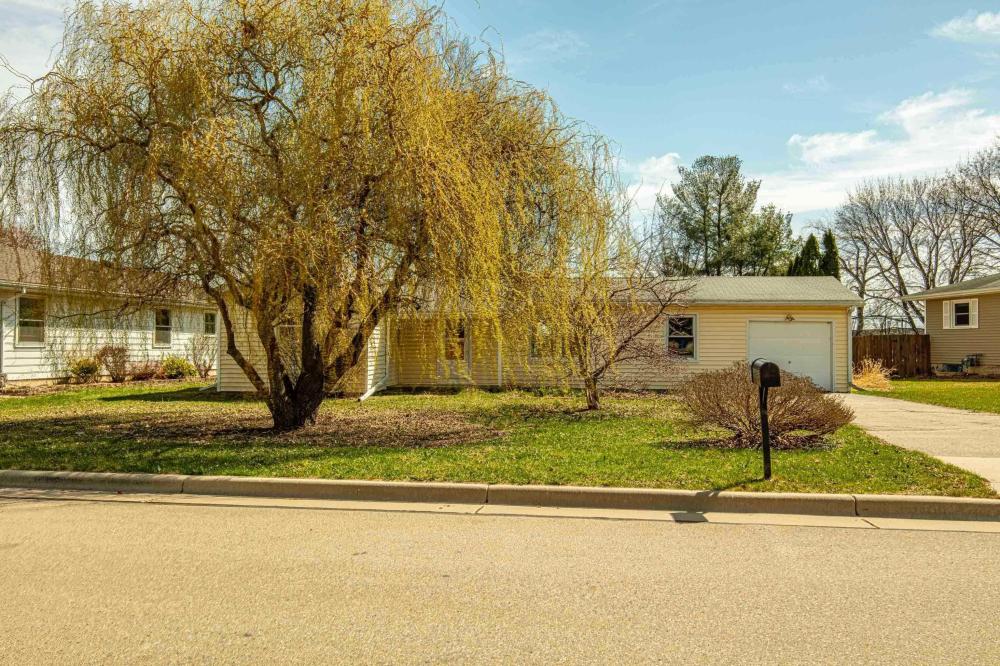 Currently Displayed Property Photo