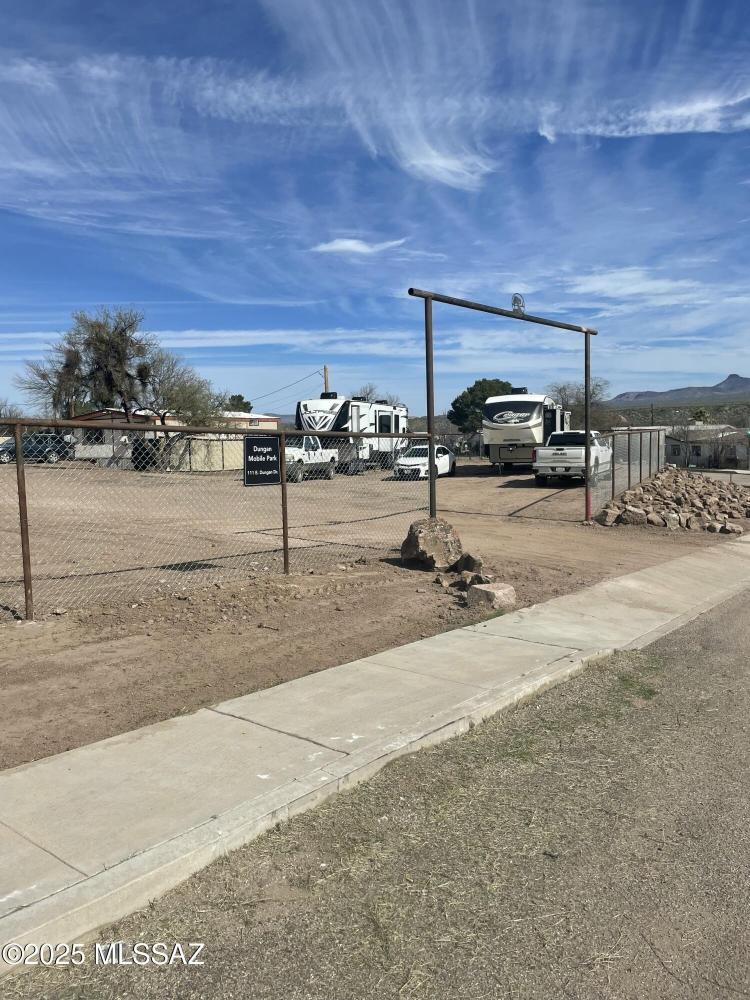 Currently Displayed Property Photo