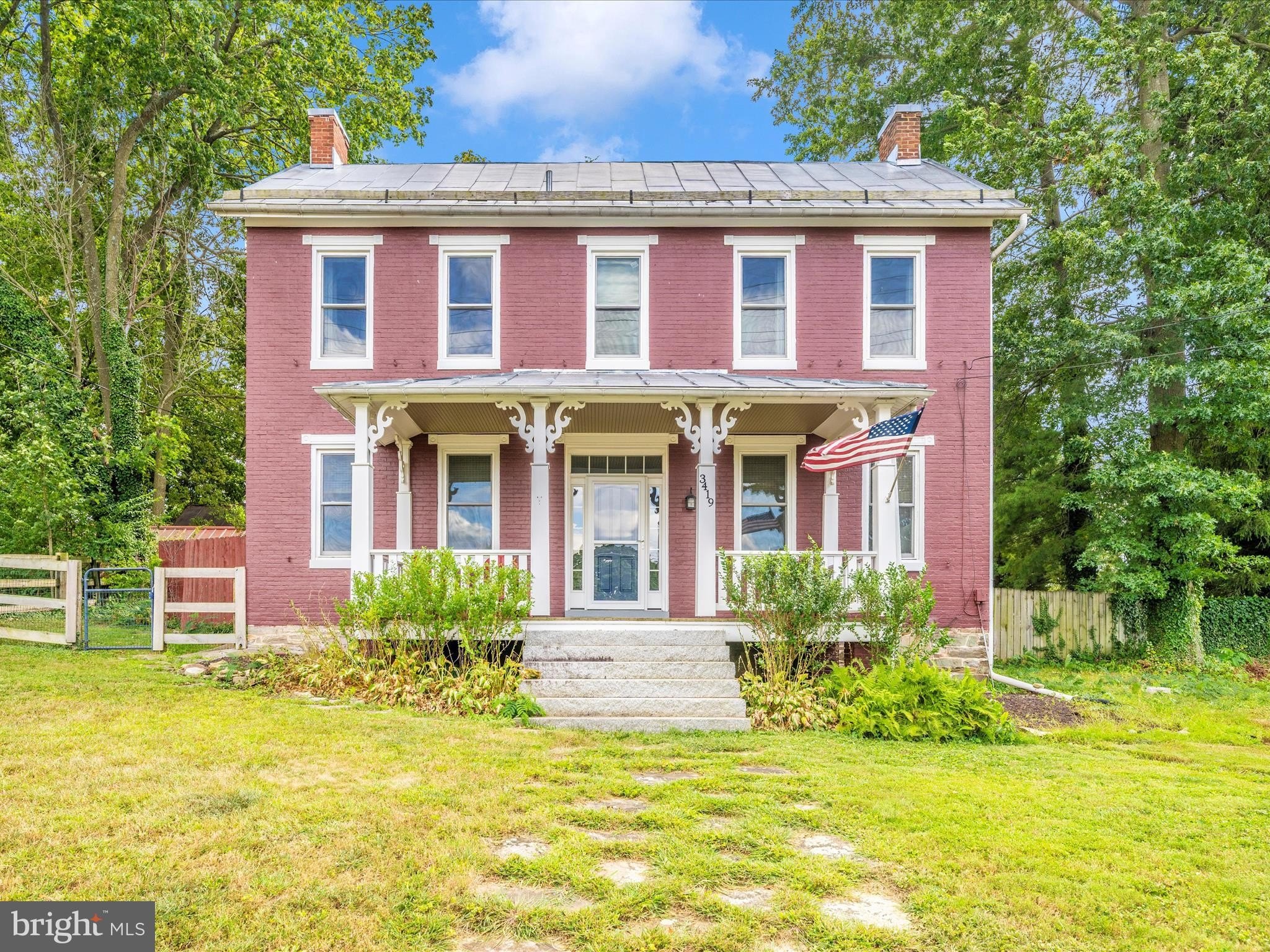 Currently Displayed Property Photo