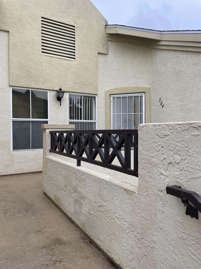 Currently Displayed Property Photo