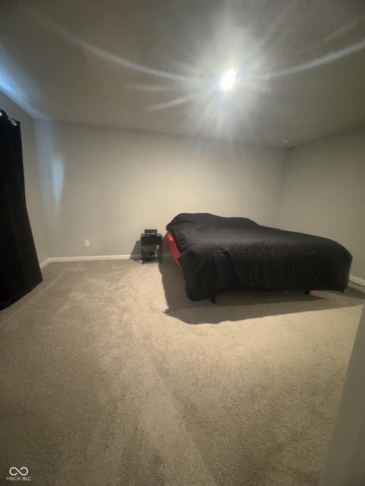 Currently Displayed Property Photo