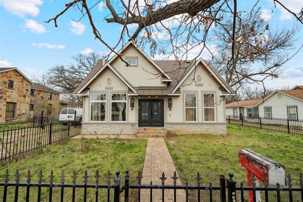 Currently Displayed Property Photo
