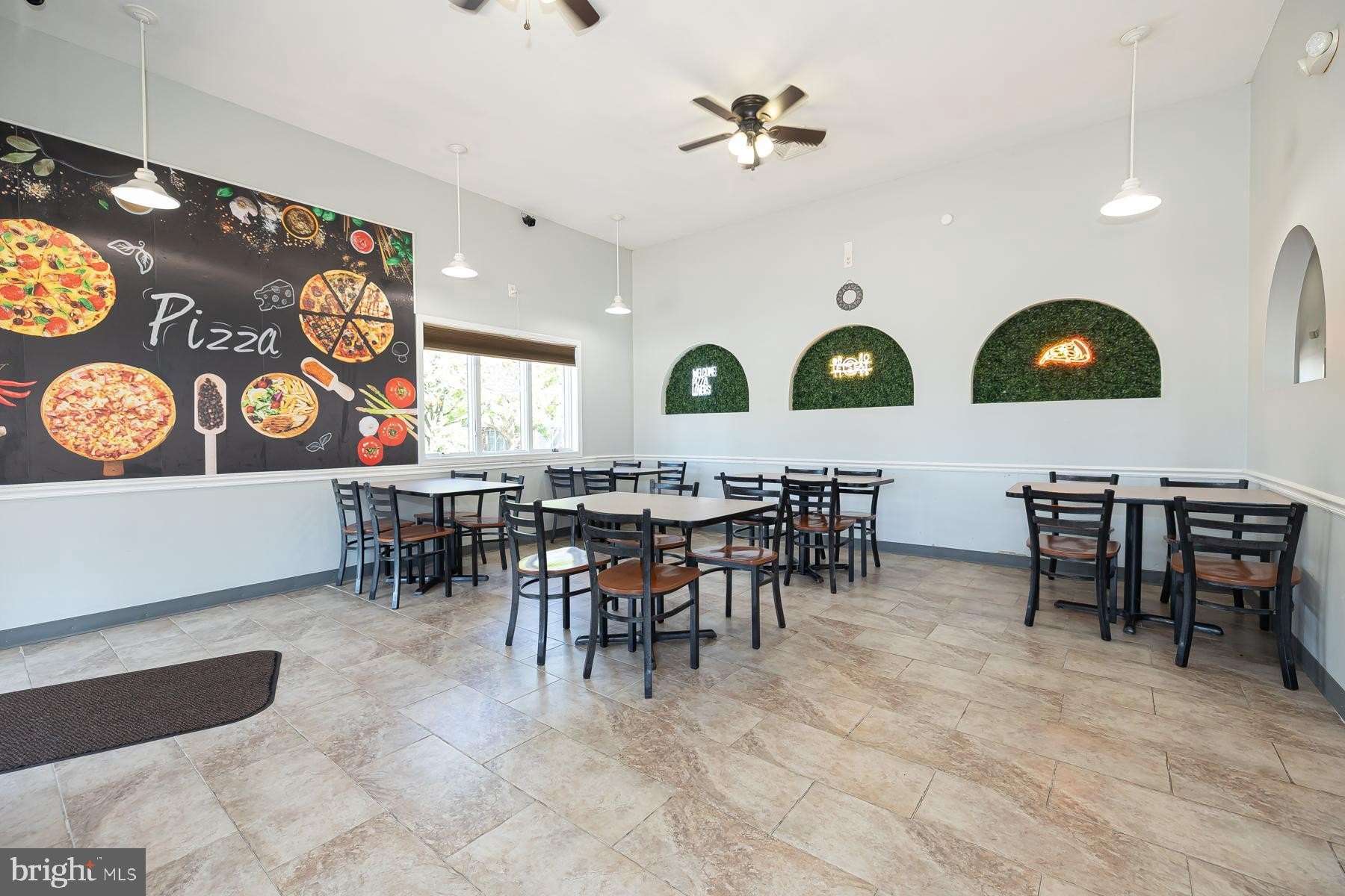 Currently Displayed Property Photo