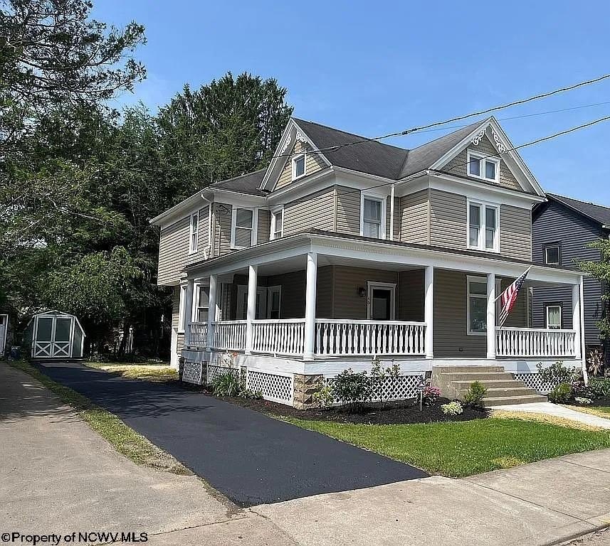 Currently Displayed Property Photo