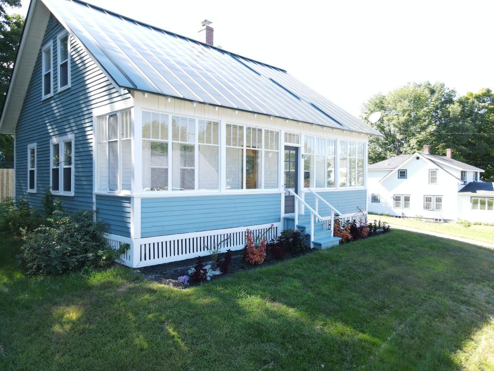 Currently Displayed Property Photo
