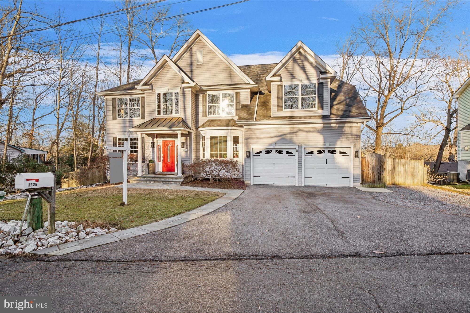 Currently Displayed Property Photo