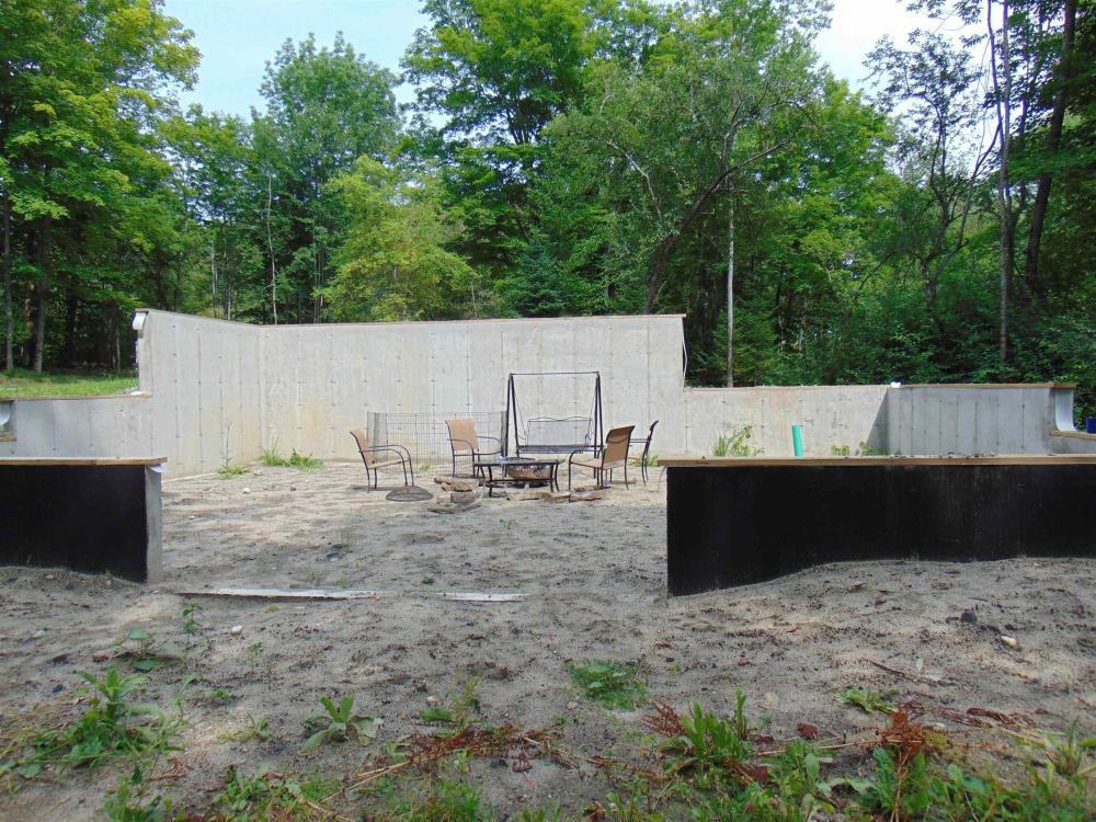 Currently Displayed Property Photo