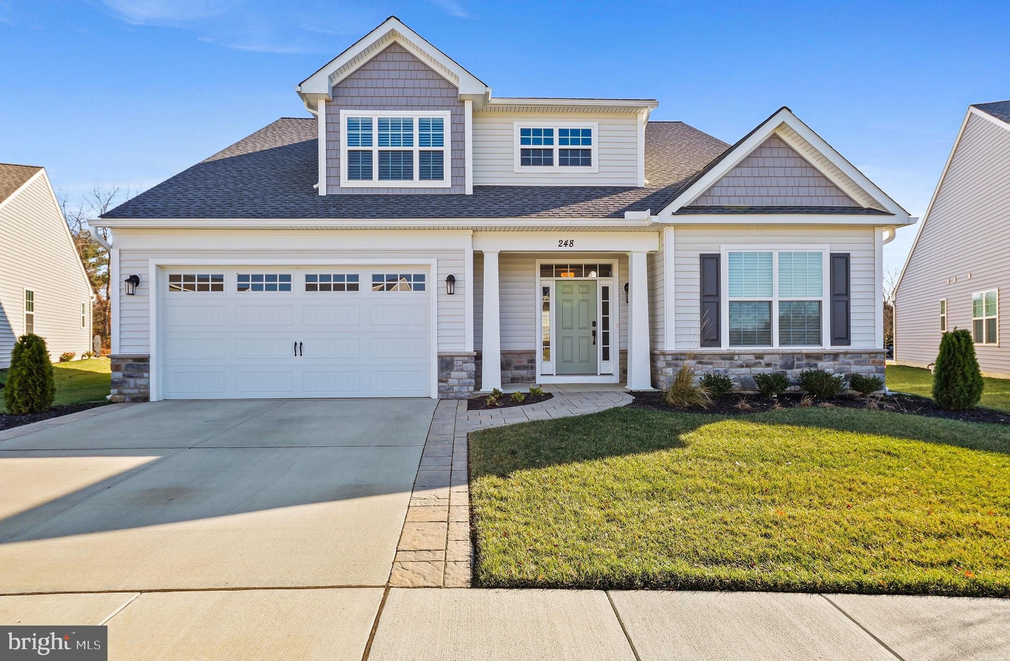 Currently Displayed Property Photo