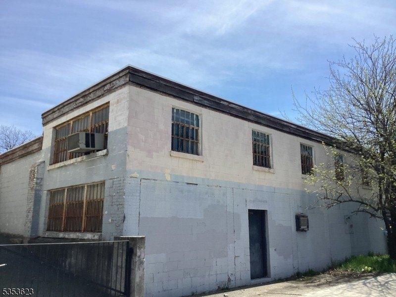 Currently Displayed Property Photo