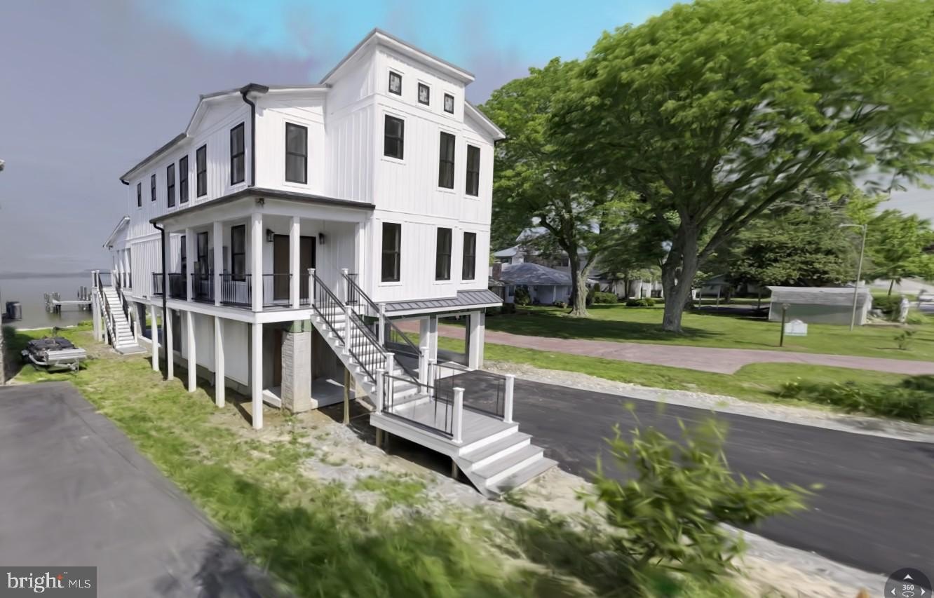 Currently Displayed Property Photo