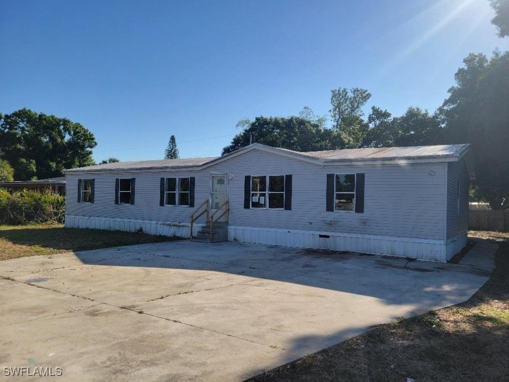 Currently Displayed Property Photo