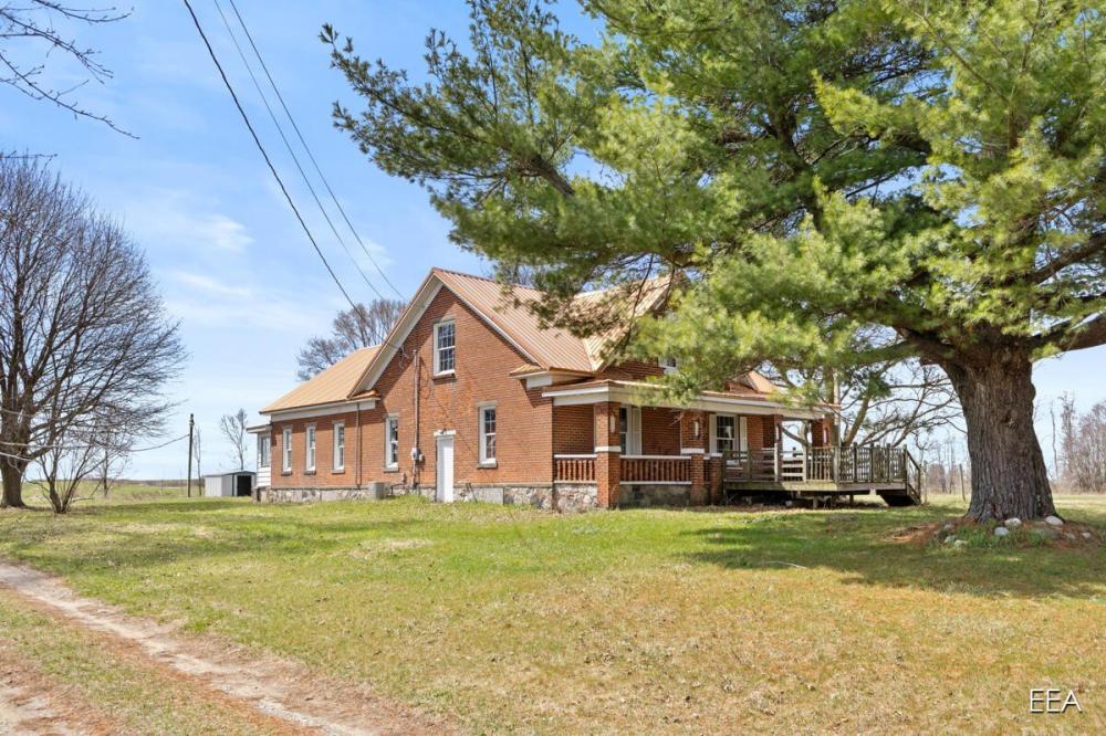 Currently Displayed Property Photo