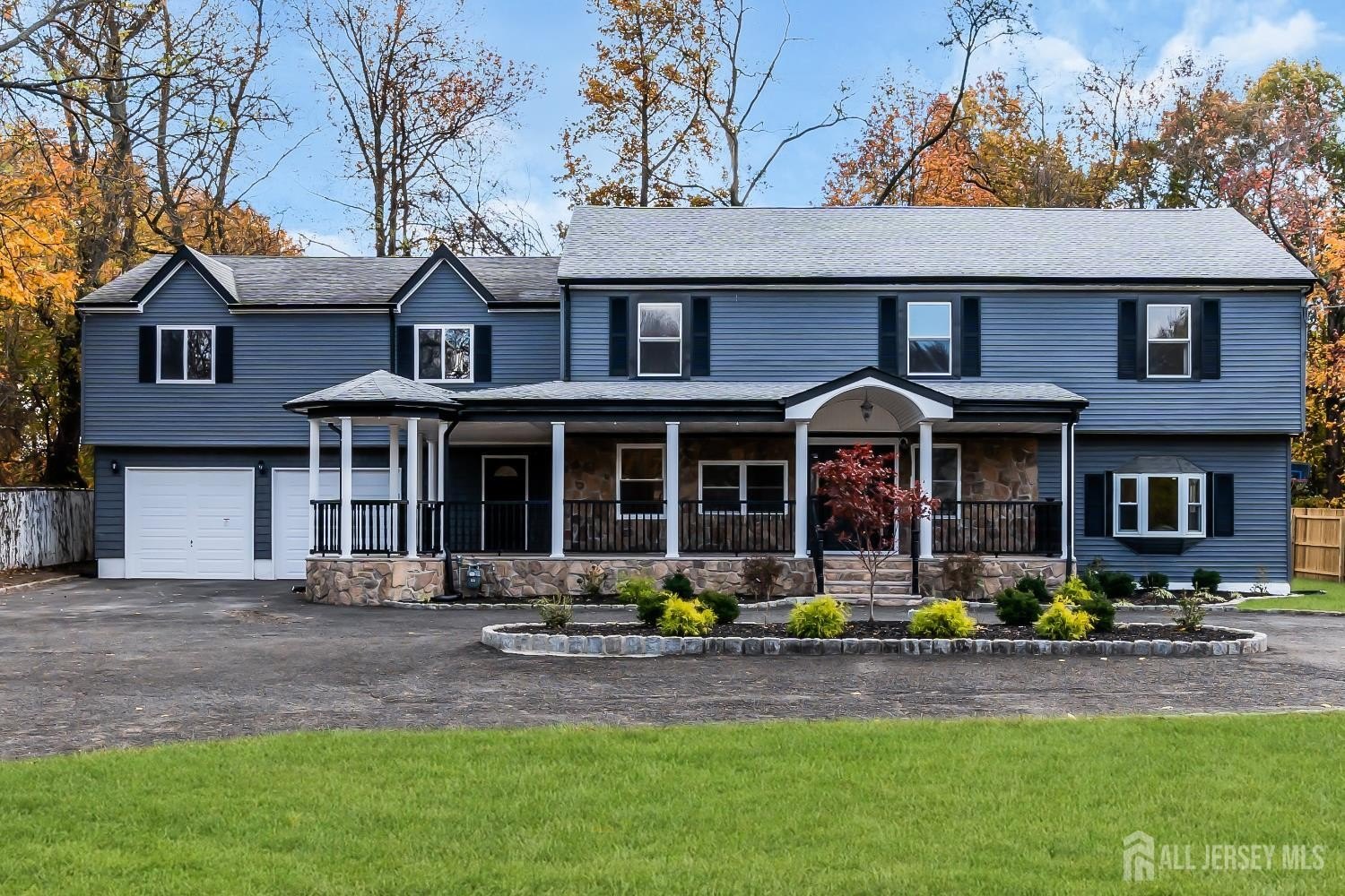 Currently Displayed Property Photo