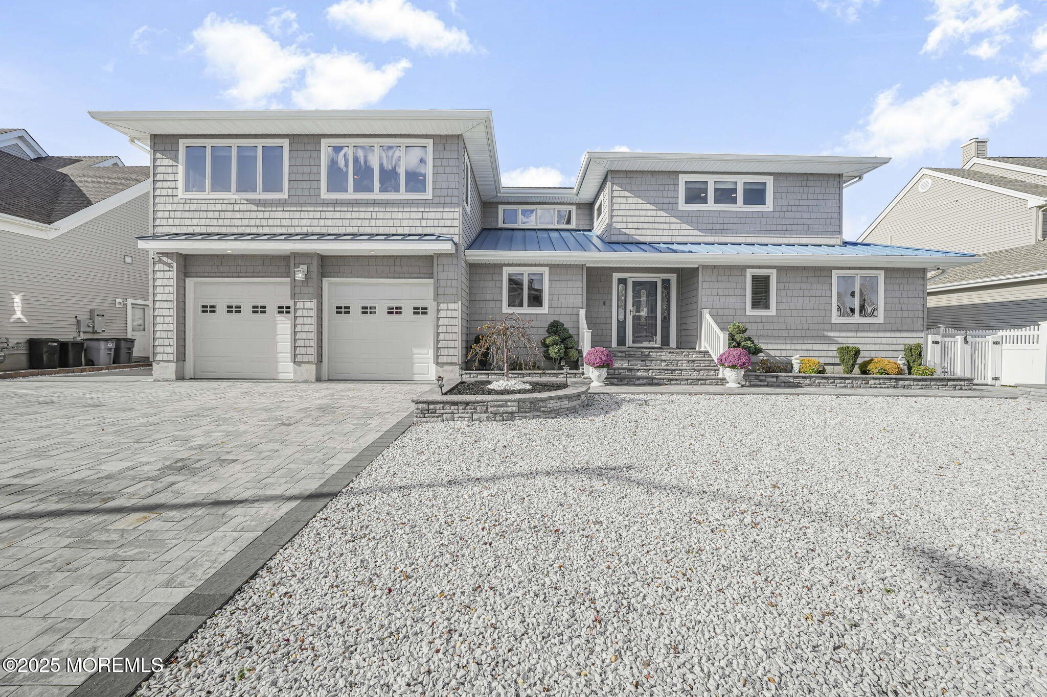 Currently Displayed Property Photo