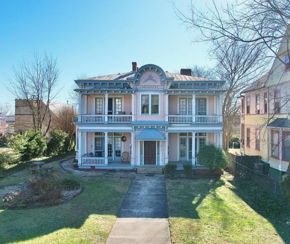 Currently Displayed Property Photo