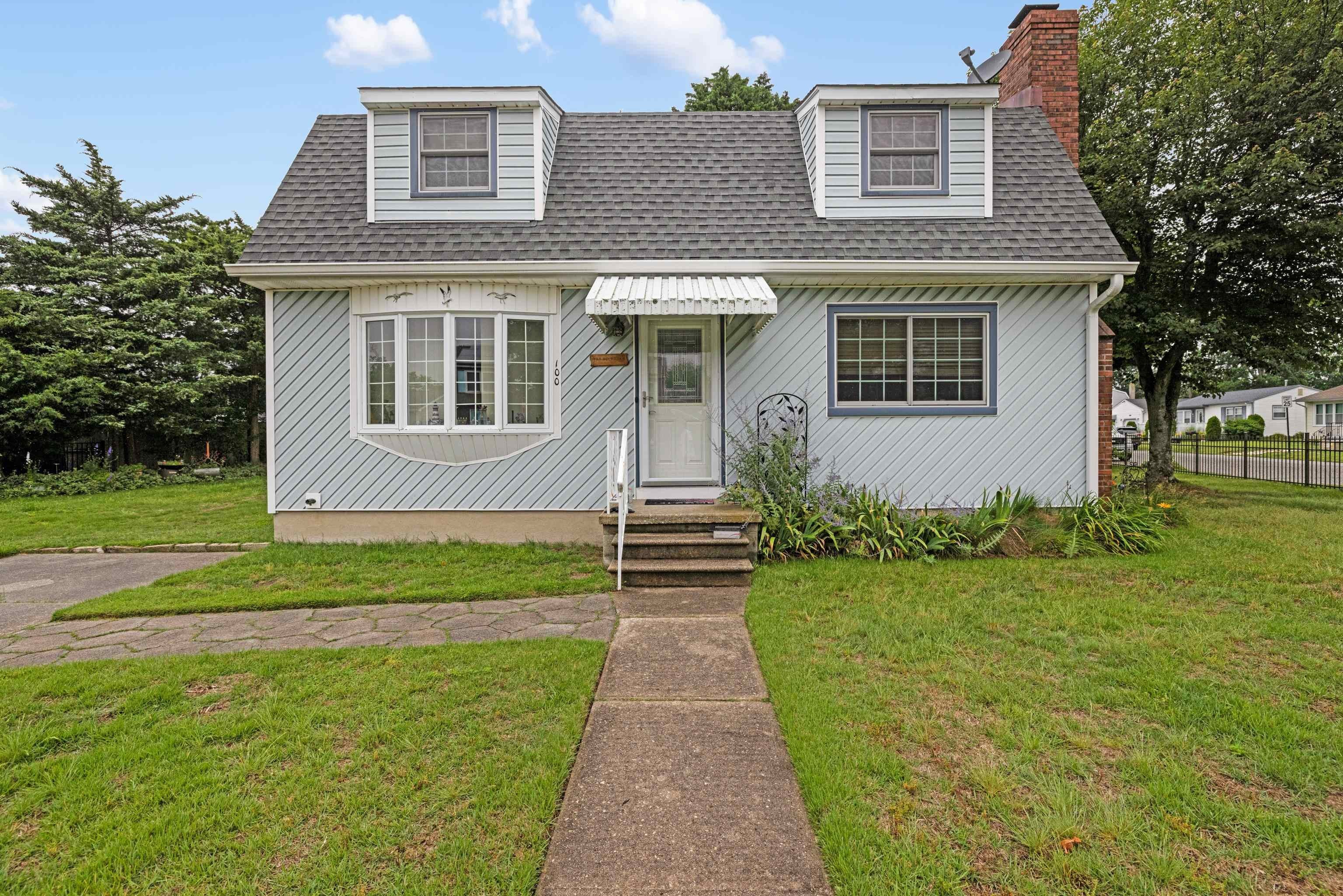 Currently Displayed Property Photo