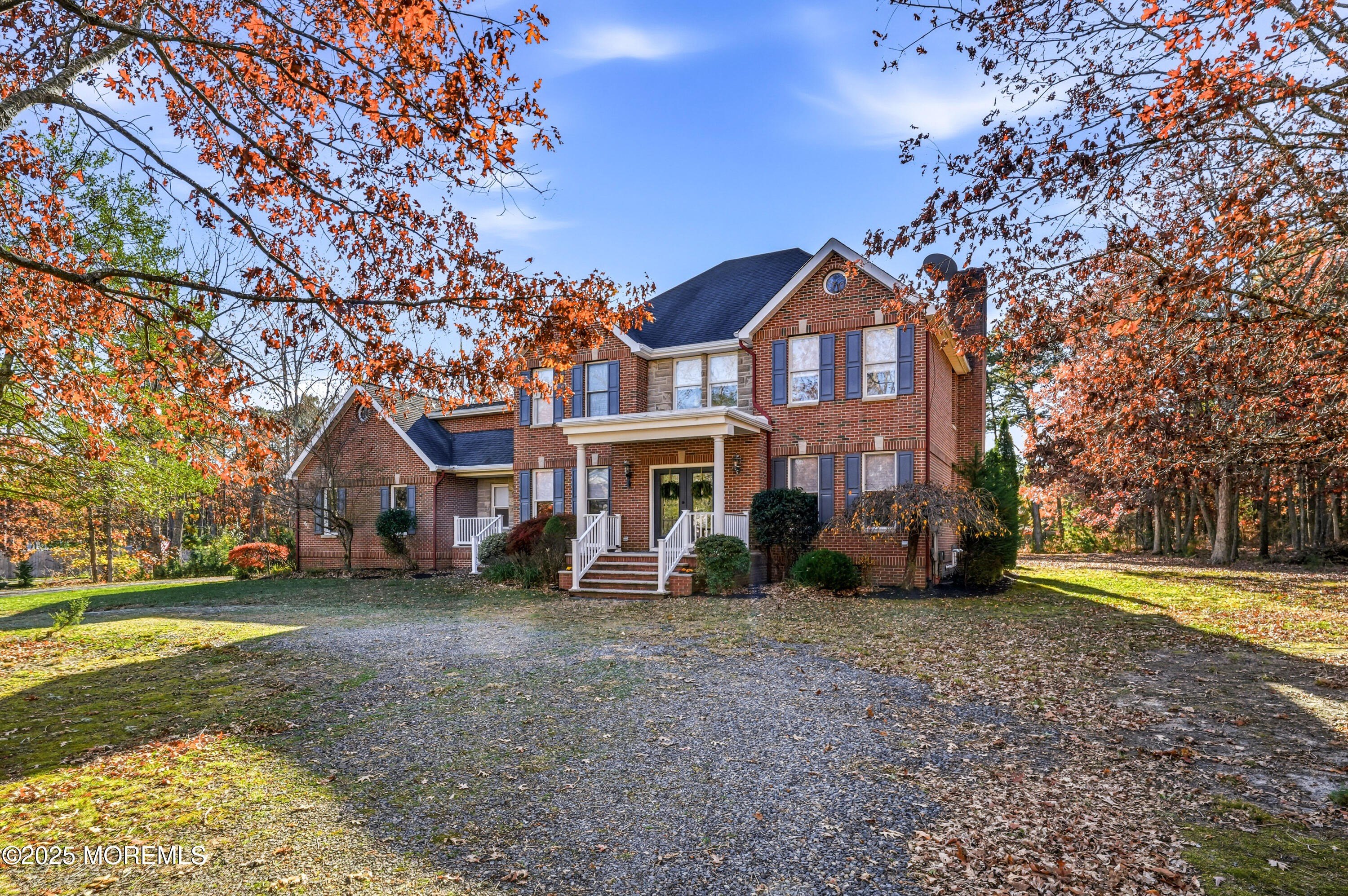 Currently Displayed Property Photo