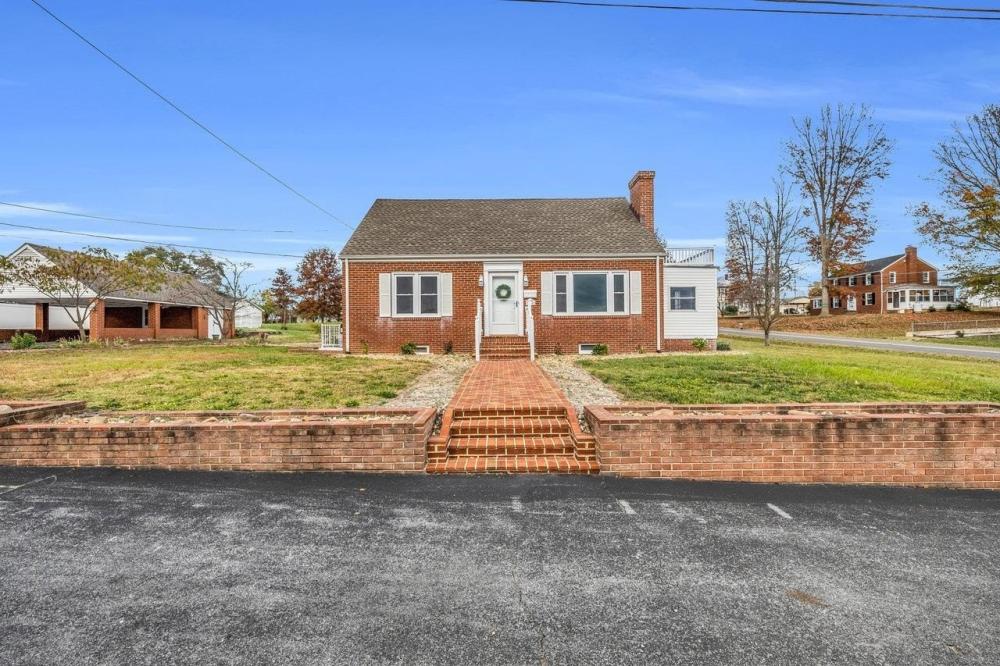 Currently Displayed Property Photo