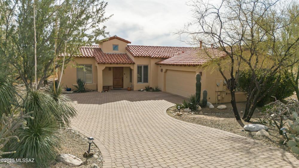 Currently Displayed Property Photo