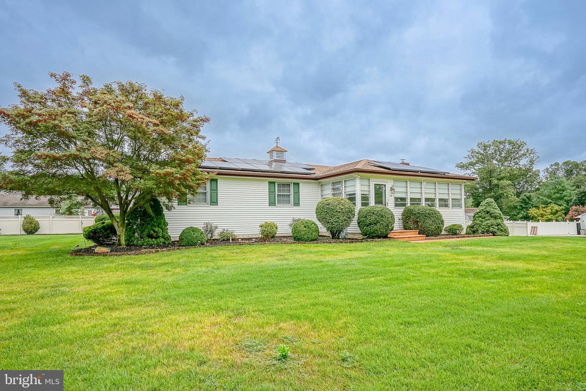 Currently Displayed Property Photo