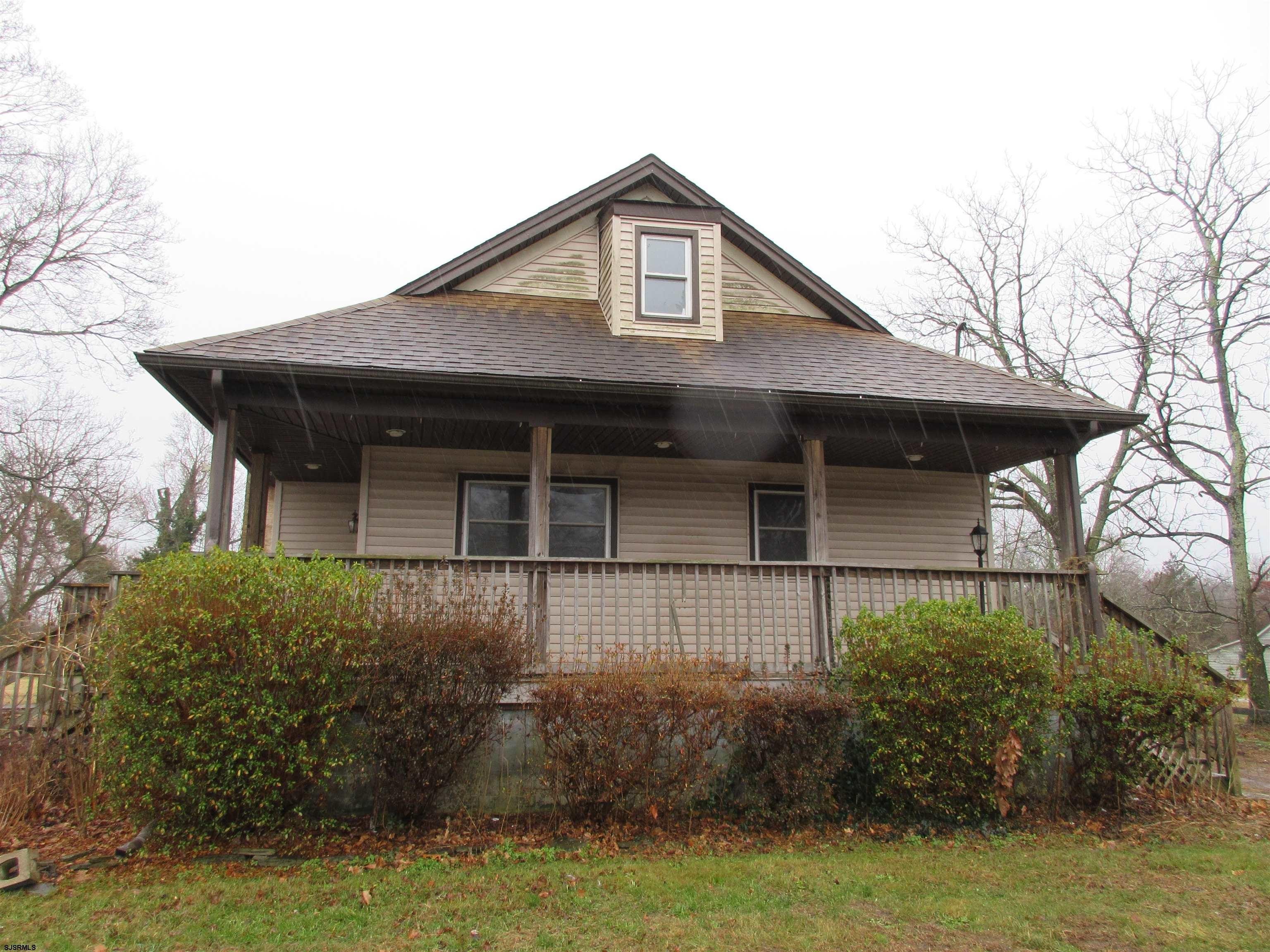 Currently Displayed Property Photo