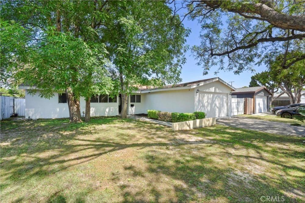 Currently Displayed Property Photo