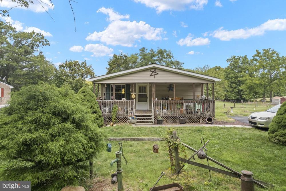 Currently Displayed Property Photo