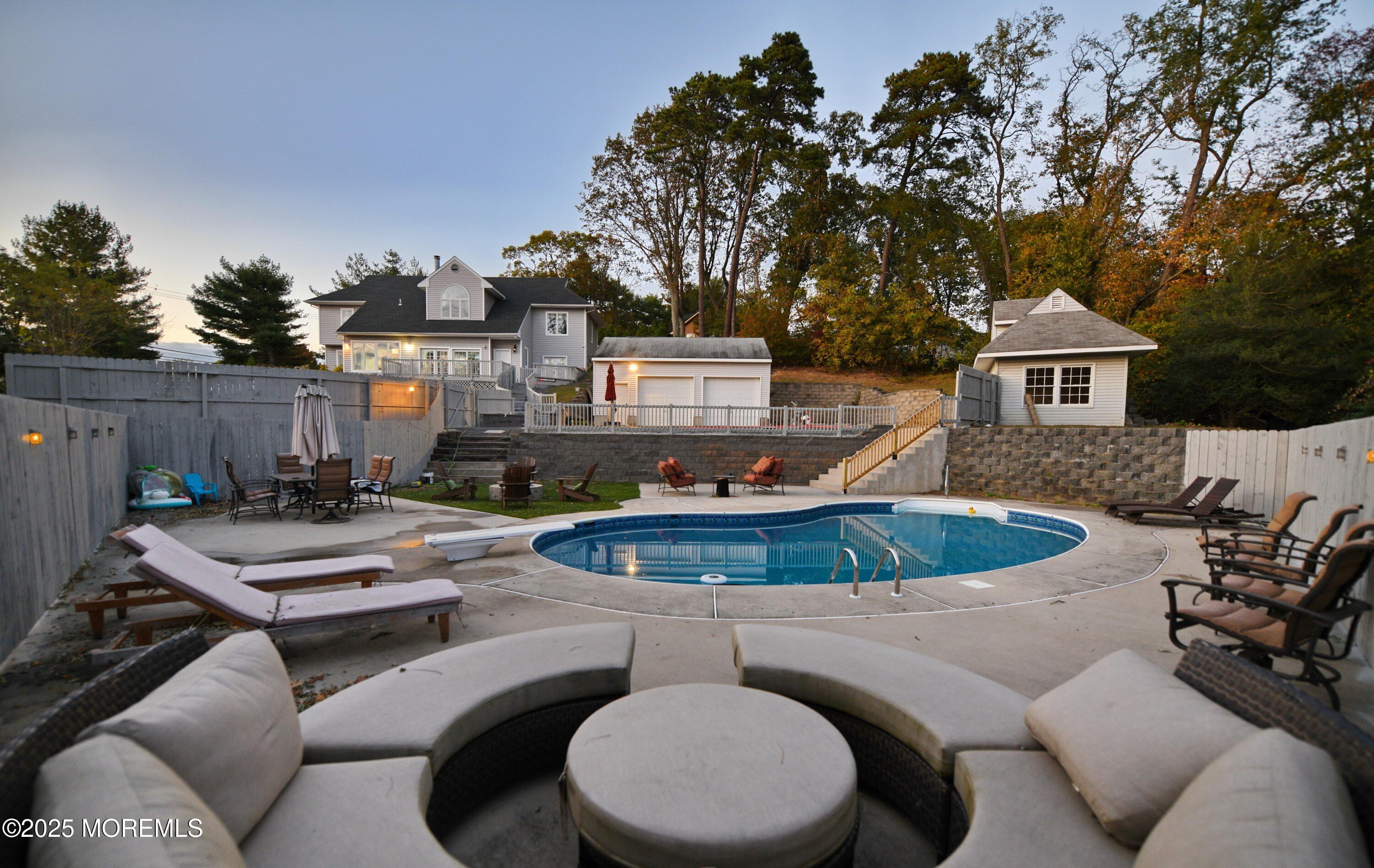 Currently Displayed Property Photo