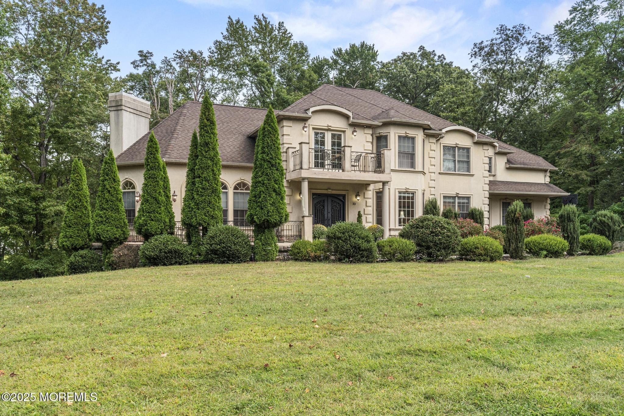 Currently Displayed Property Photo