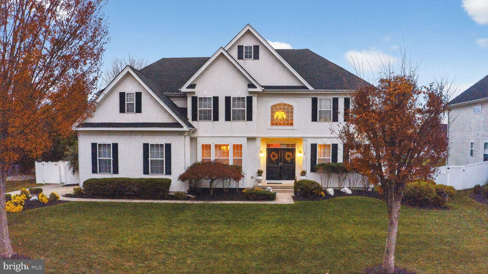 Currently Displayed Property Photo