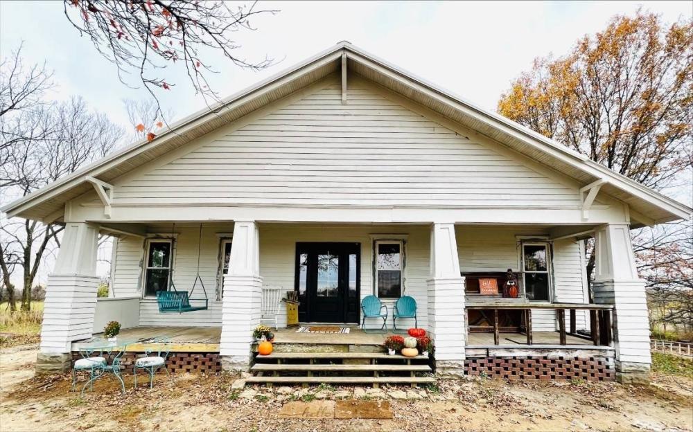 Currently Displayed Property Photo