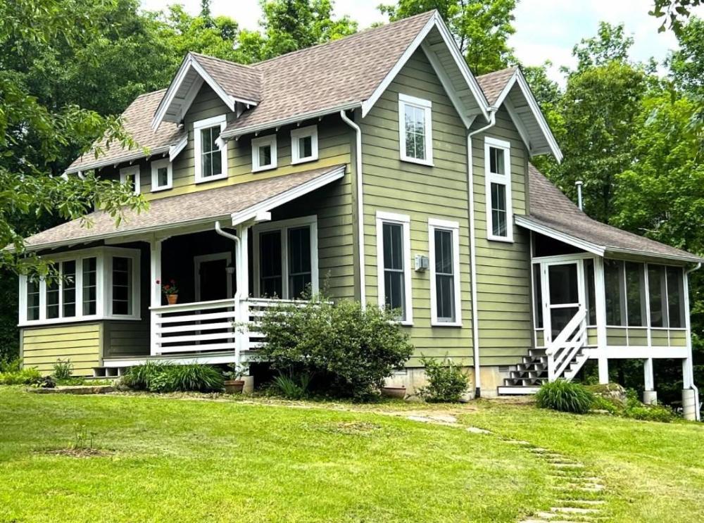 Currently Displayed Property Photo
