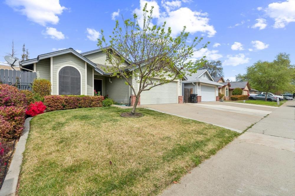 Currently Displayed Property Photo