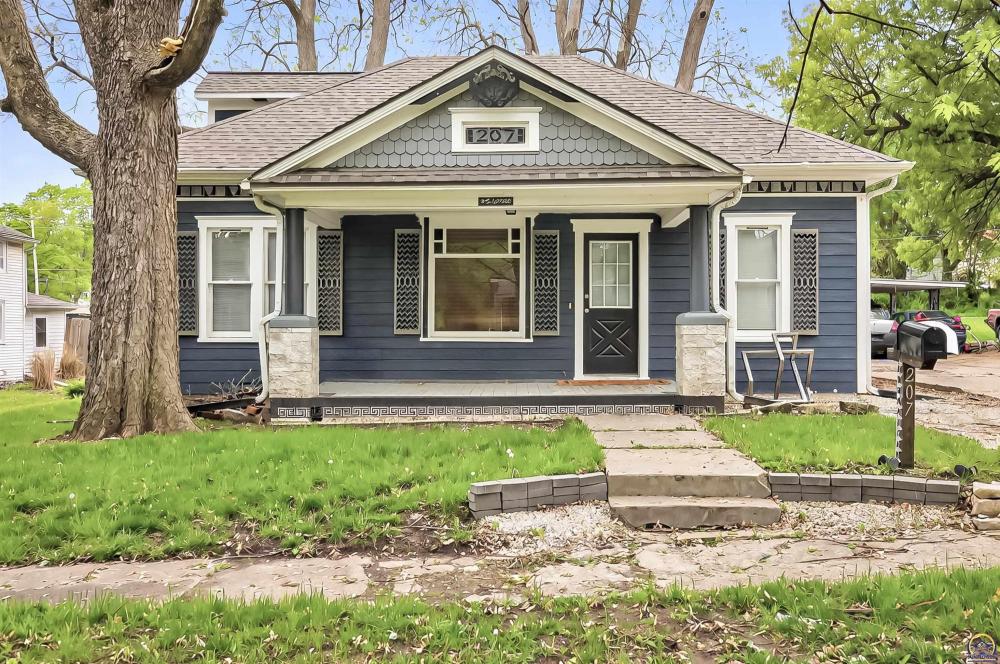 Currently Displayed Property Photo