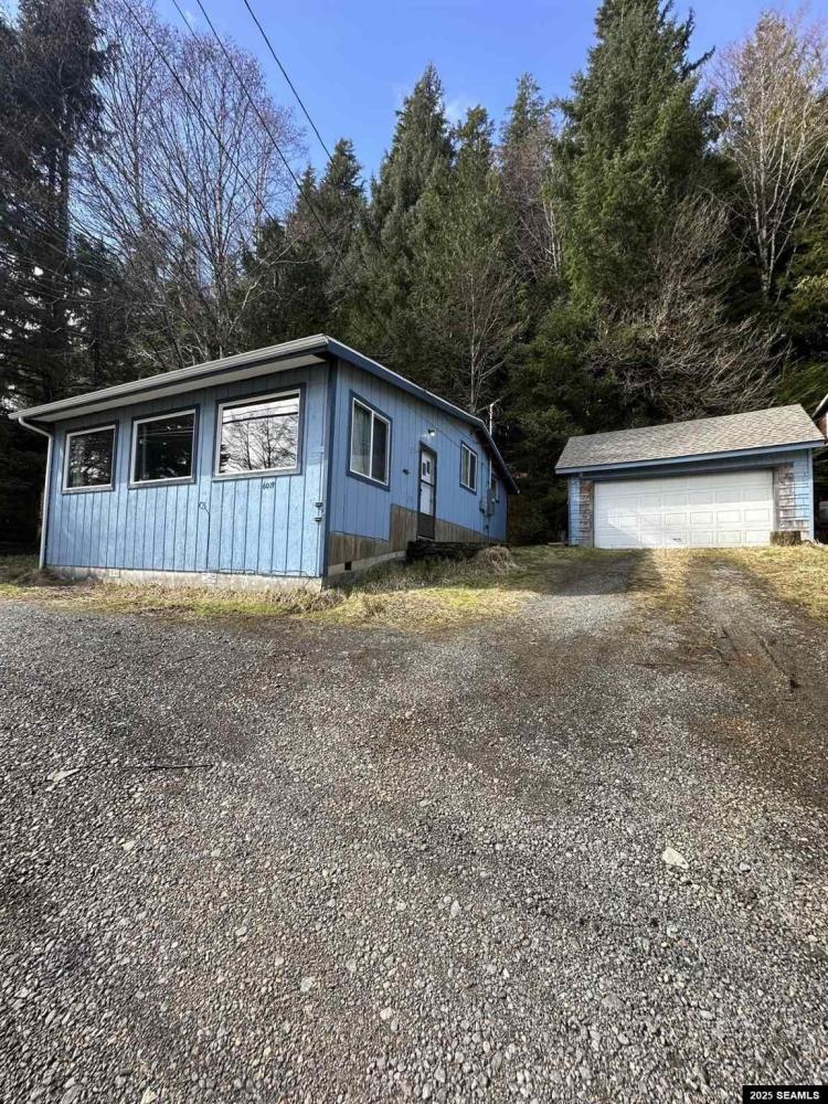 Currently Displayed Property Photo