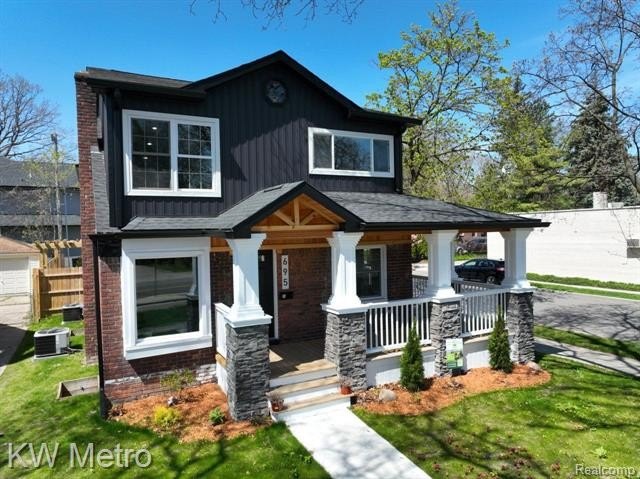 Currently Displayed Property Photo