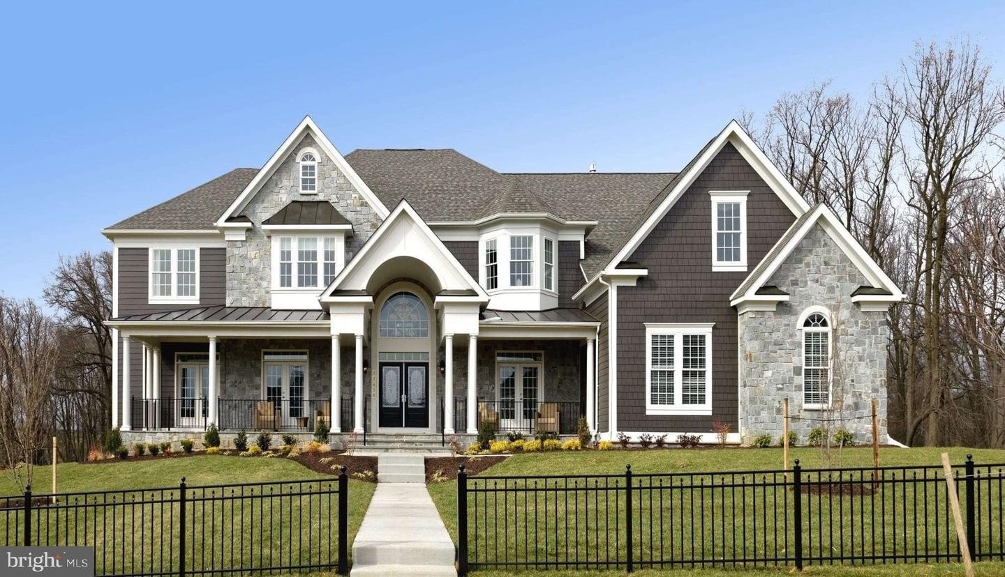 Currently Displayed Property Photo