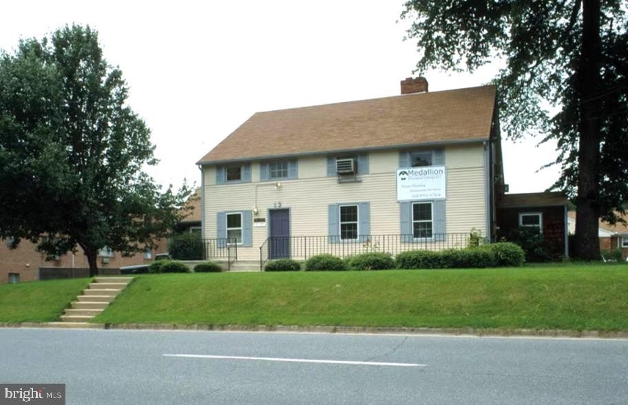 Currently Displayed Property Photo