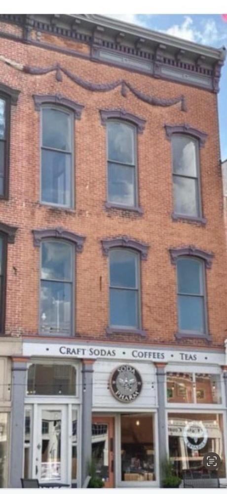 Currently Displayed Property Photo